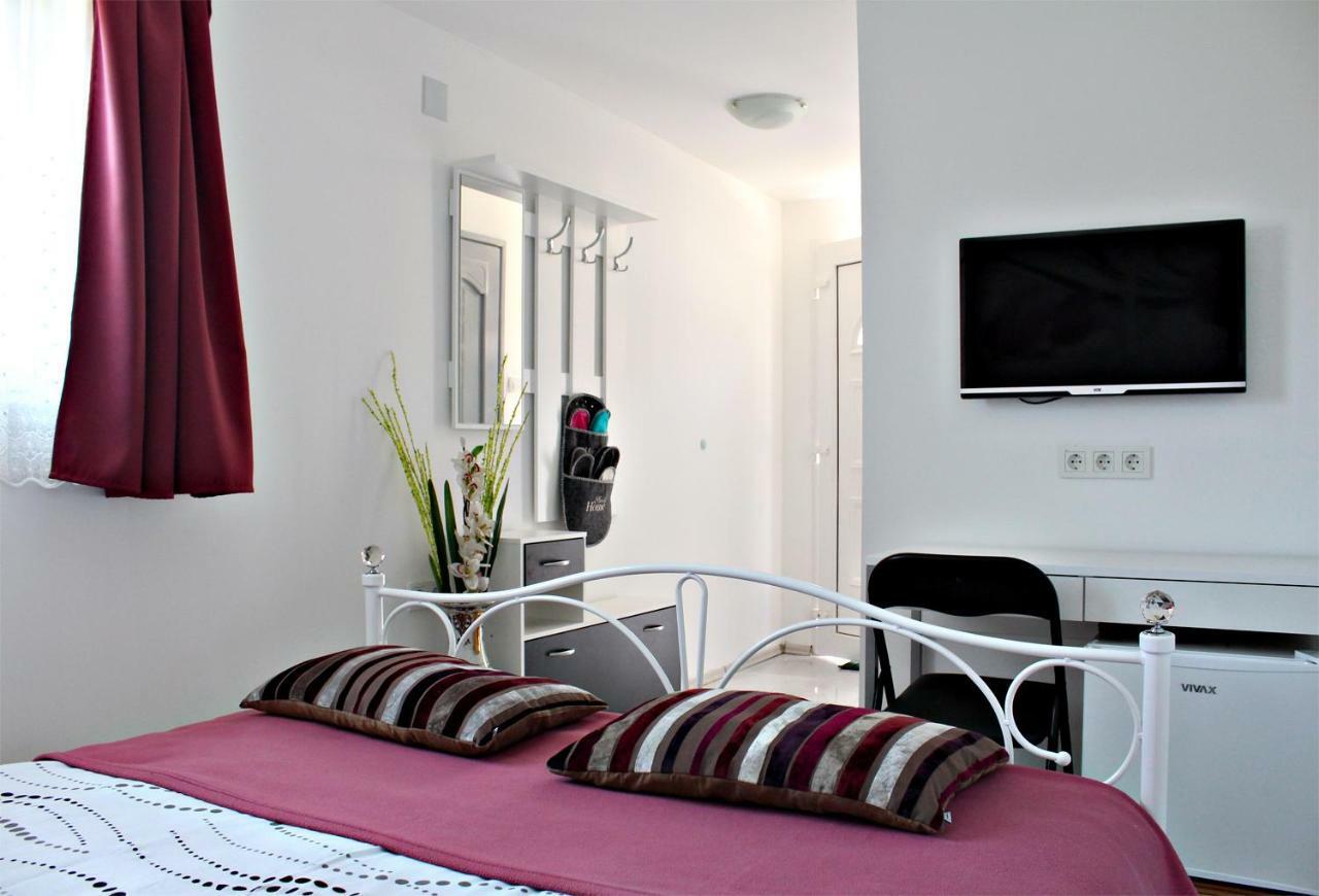 Apartments Kozjan คาร์โลวัตส์ ภายนอก รูปภาพ
